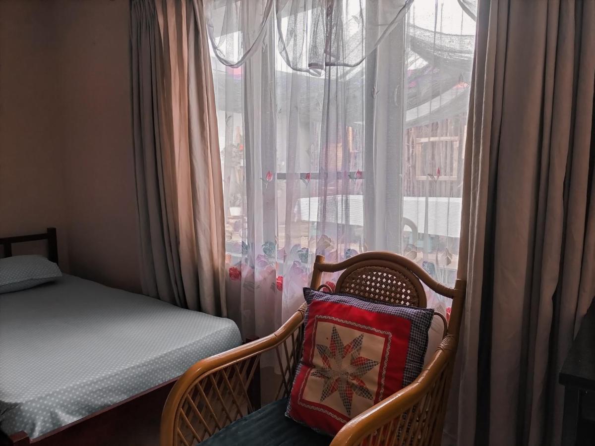 Brussels Homestay Kost Balige Luaran gambar