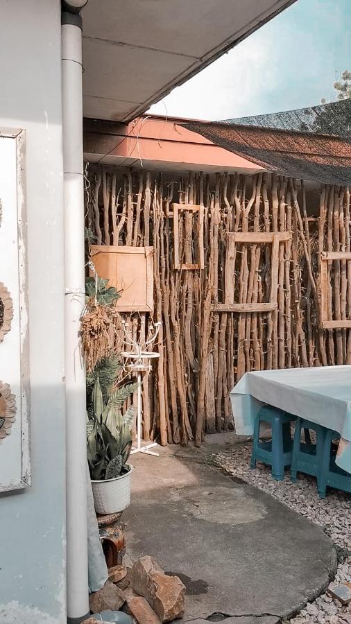 Brussels Homestay Kost Balige Luaran gambar